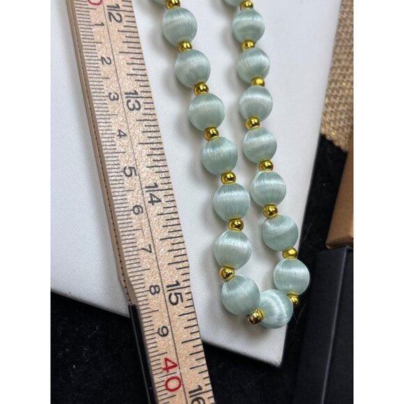Vintage Style Light mint green Satin threaded Bead Necklace With Gold Accents Do - Picture 3 of 5